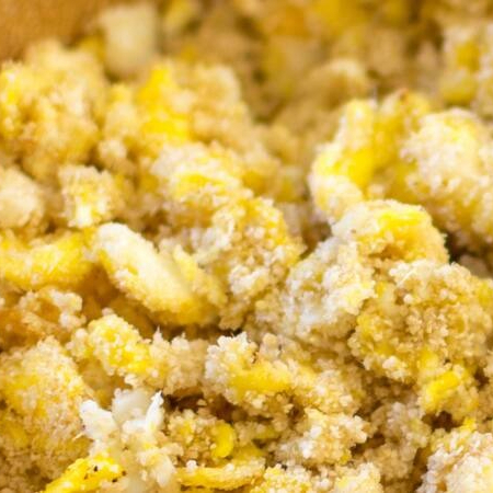 Deliciosa farofa de ovos.