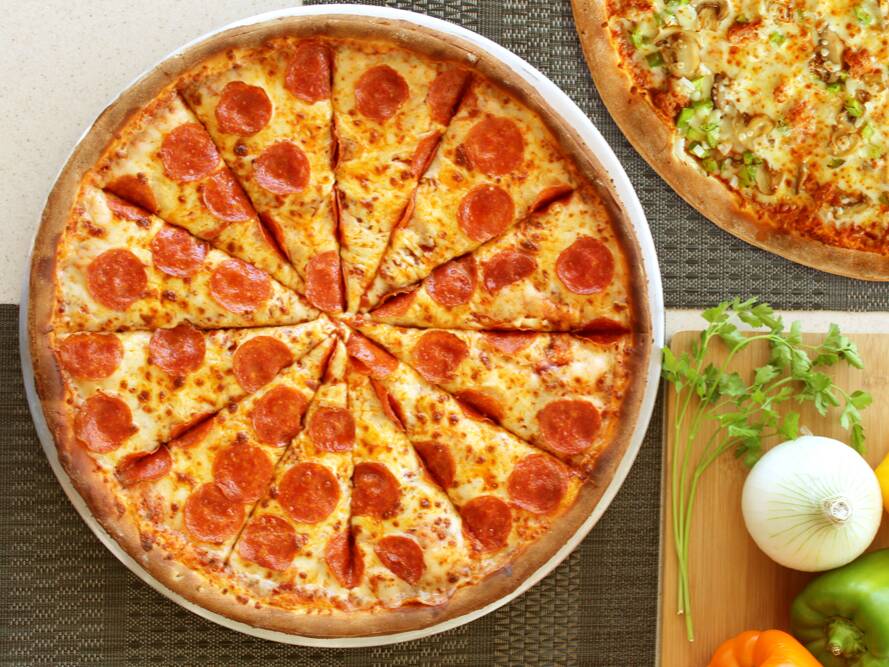 Cheese Pizza (Cinco Señores)