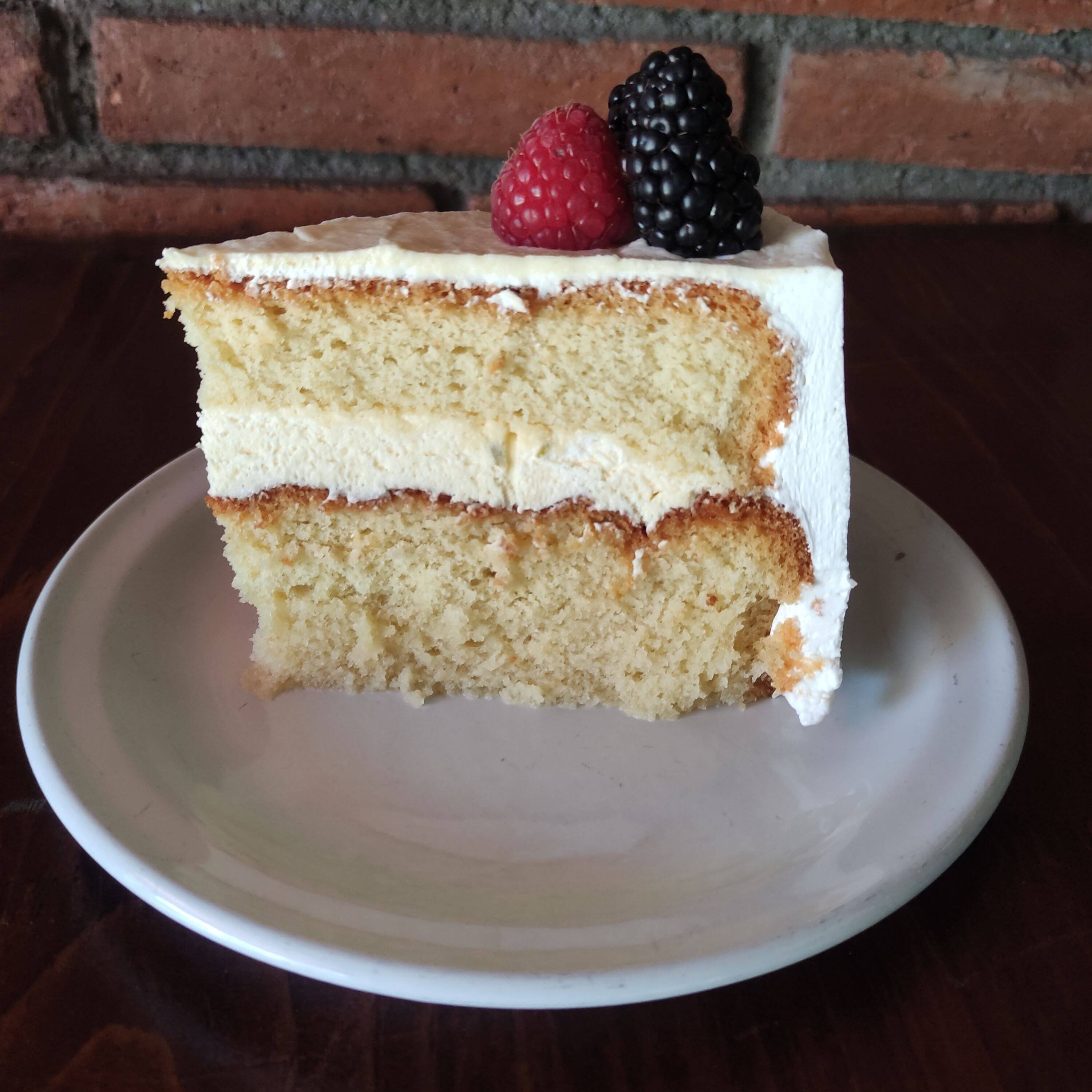 Rebanada de Pastel de Mousse de Limón de la Casa