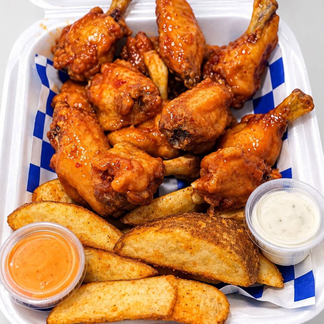 12 WINGS + PAPAS GAJOS