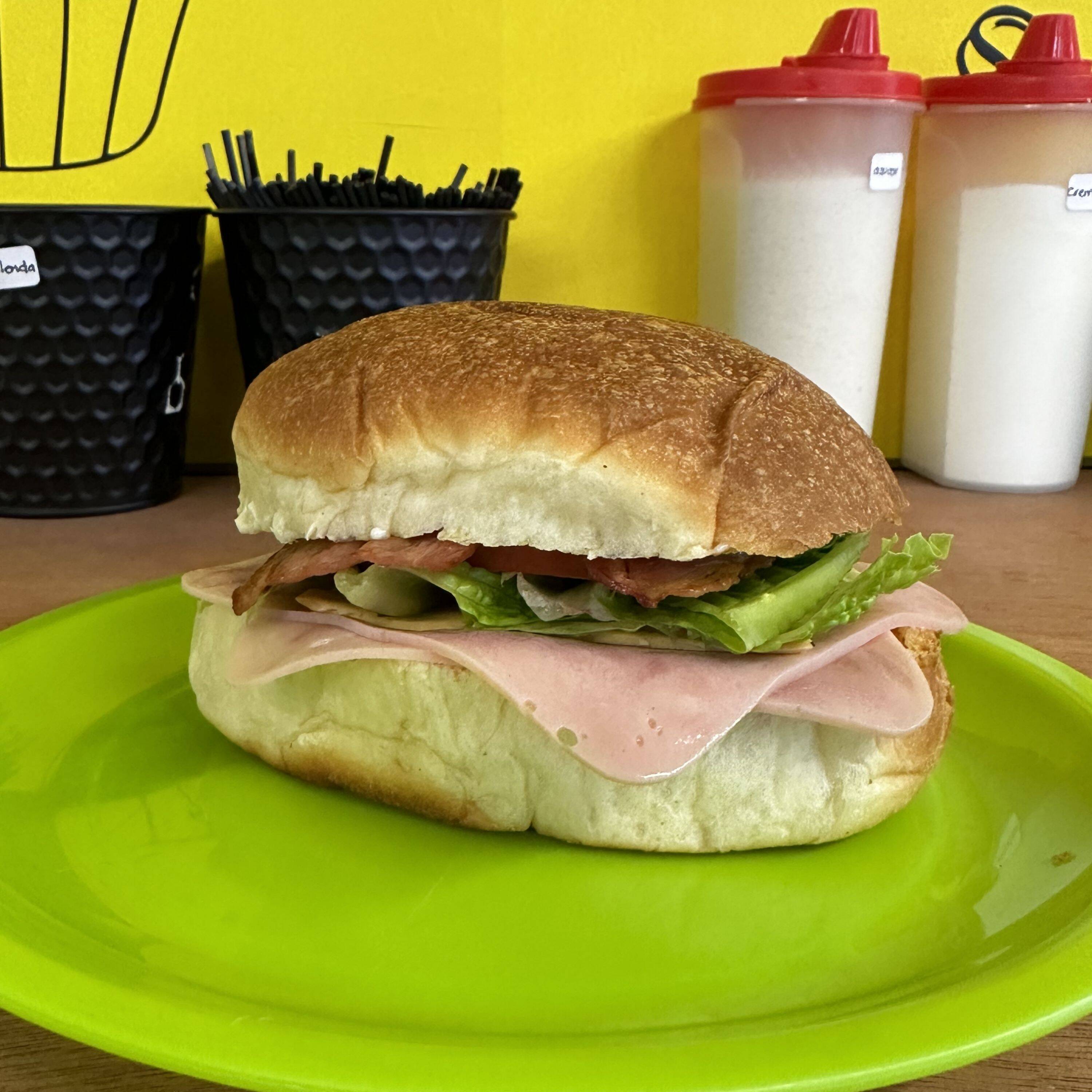 Torta del Chavo + Burrito de Huevo