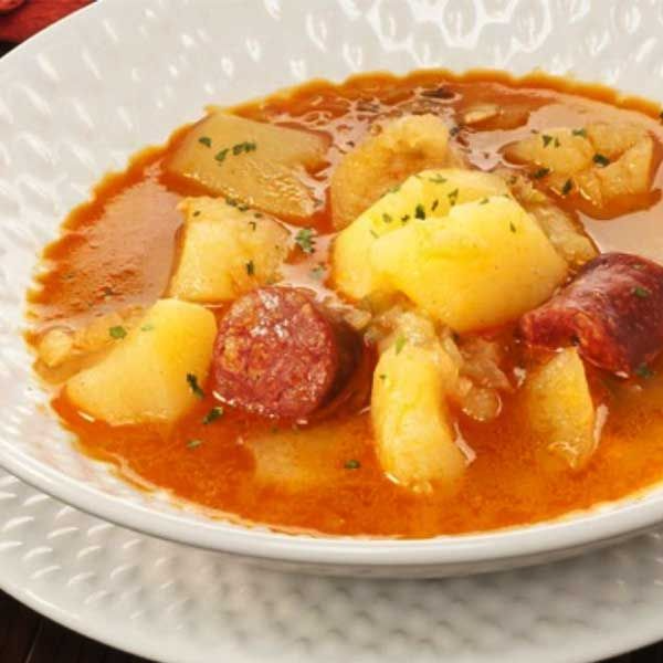 Papa Cocida con Salchichón en Salsa