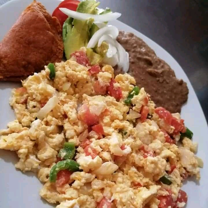 Huevos al Gusto a La Mexicana
