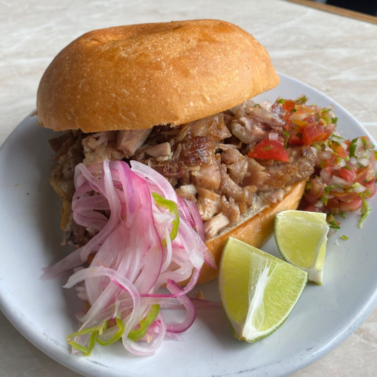 Torta de Carnitas