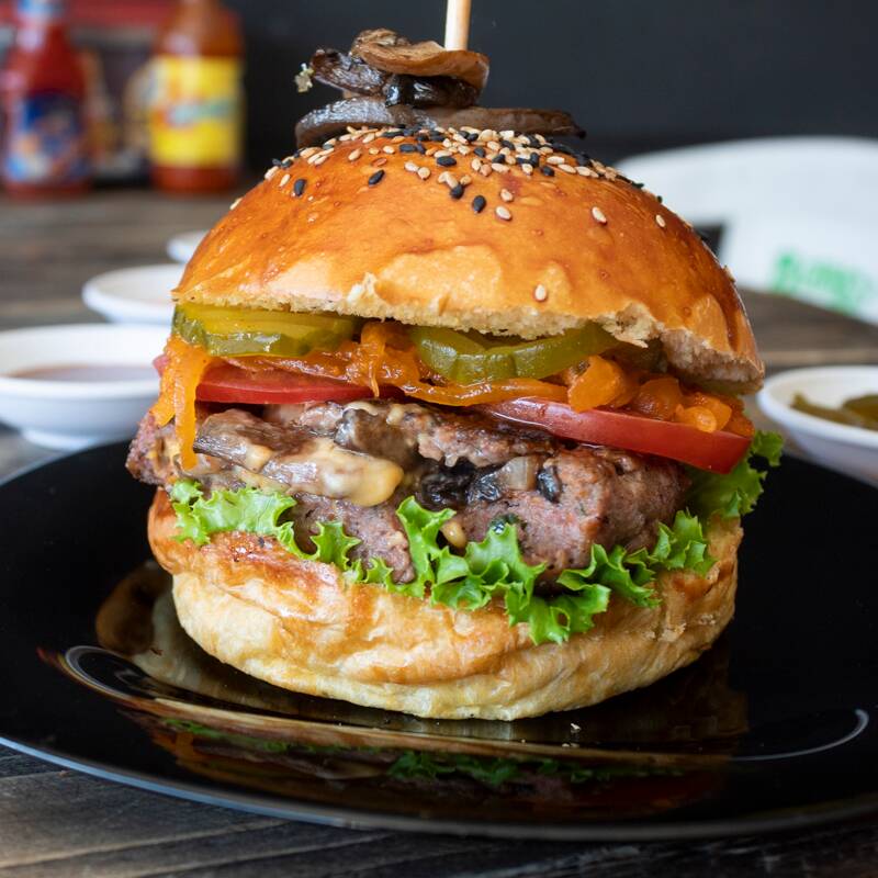 Hamburguesa de Carne Rellena Champiqueso