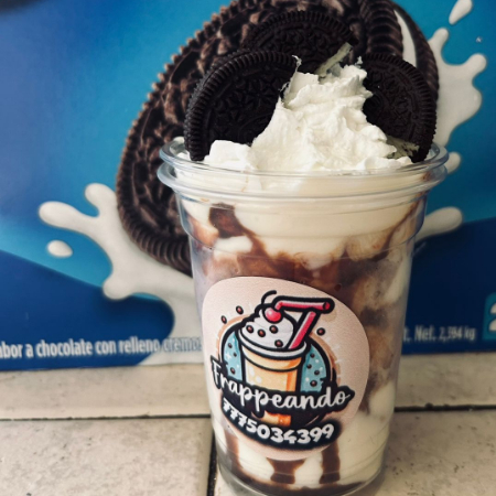 Fresas con Crema y Oreo Chicas