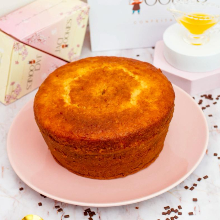 Bolo de Laranja fofinho, feito com a própria fruta, para potencializar ainda mais o sabor. Perfeito para acompanar com café fresquinho.