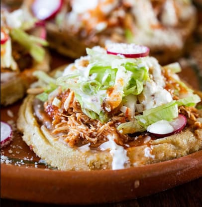 Sope con Guisado