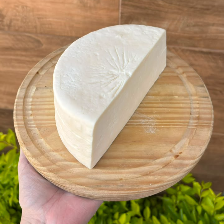 Venda por unidade de aproximadamente 500gr.
R$ 64.87/kg.
Queijo Canastra São Roque, com sabor marcante e textura deliciosa. Perfeito para acompanhar pães, cafés, tábuas de frios ou para deixar suas receitas ainda mais saborosas.