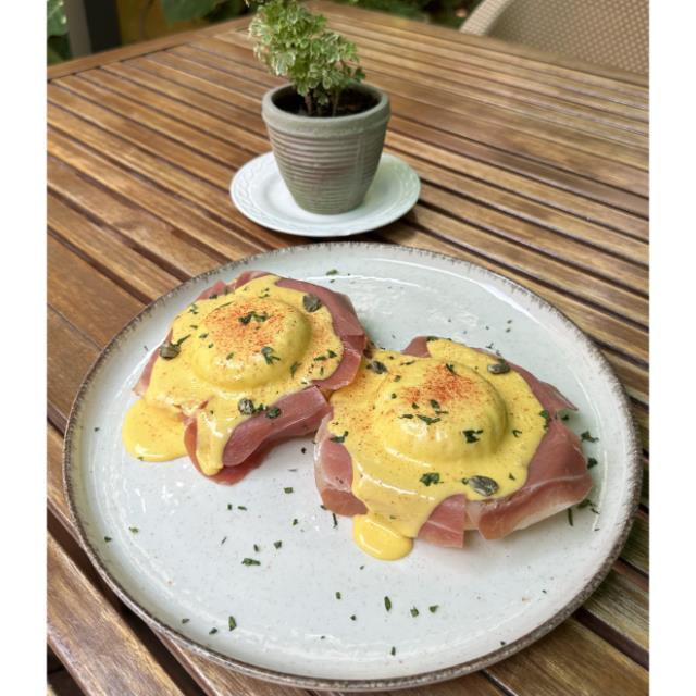 HUEVOS BENEDICTINOS