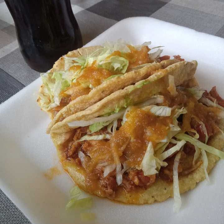 Tacos de maíz de bistec