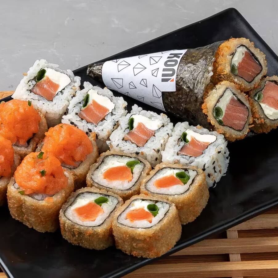 Koni Hot + 4 Rolls Philadelphia + 4 Rolls Hots Philadelphia + 4 Rolls Hot Tartar