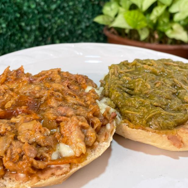 Molletes Con Guiso