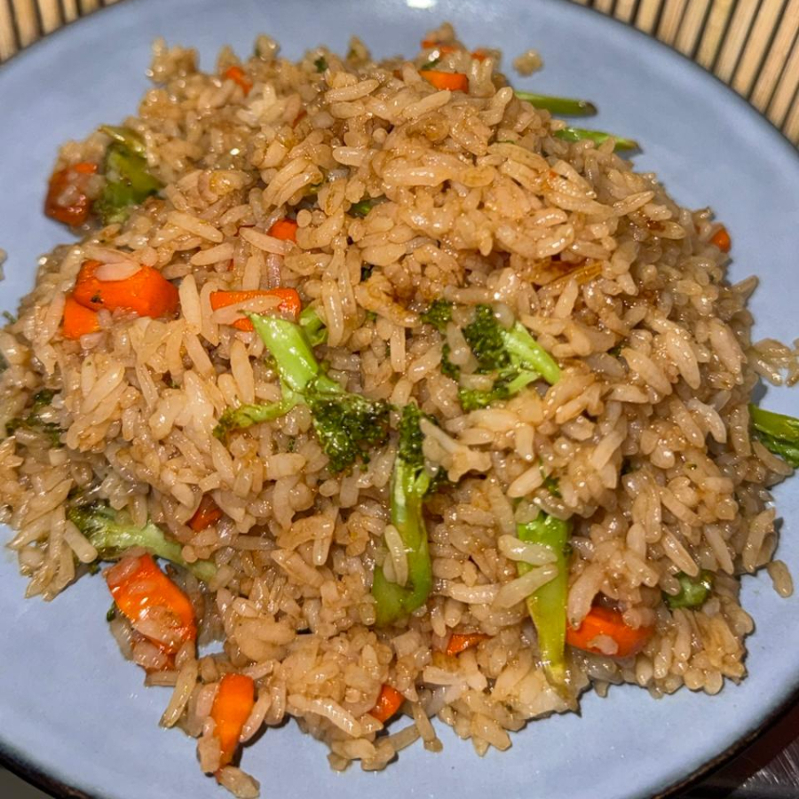 Arroz frito con verduras