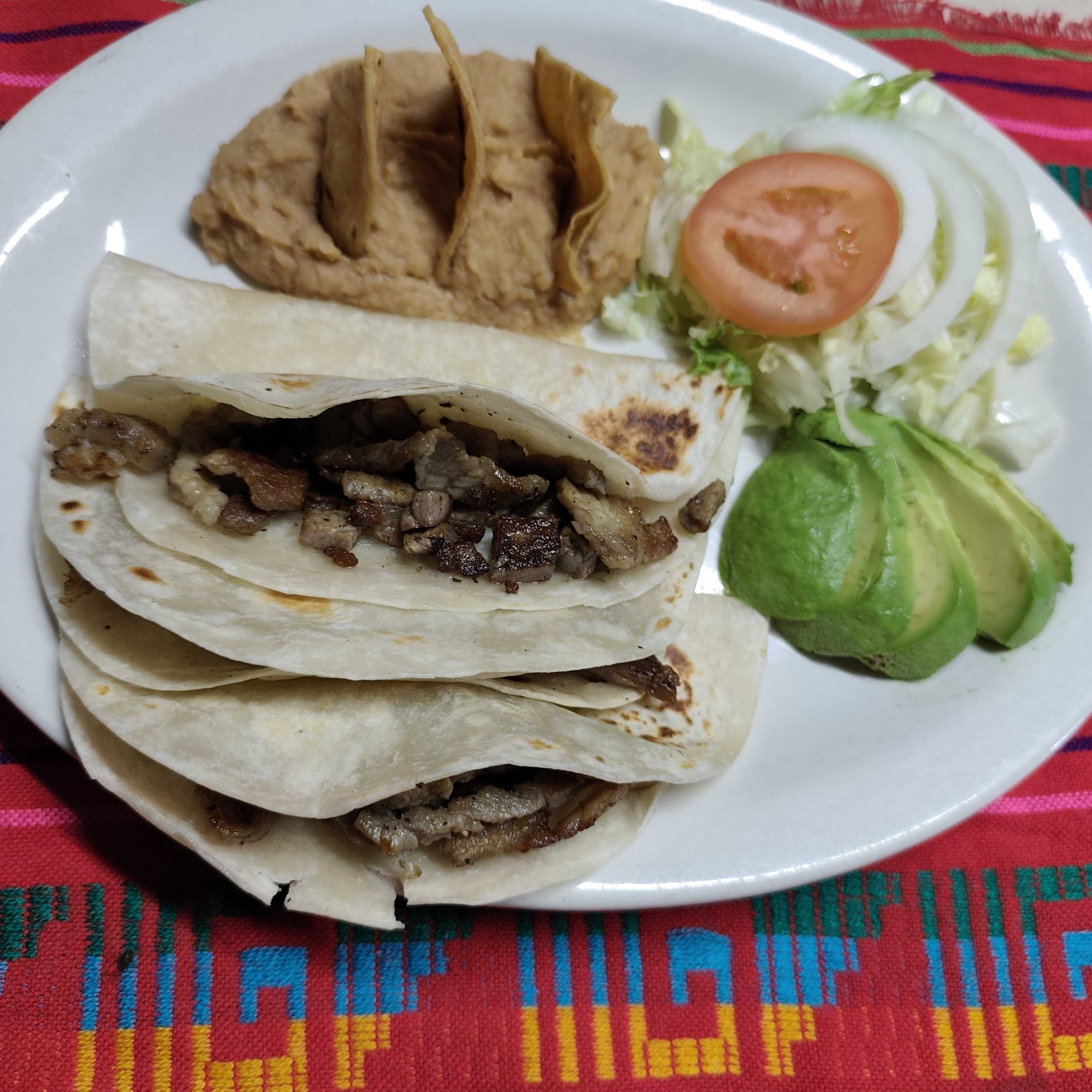 ORDEN QUESADILLAS CON CARNE 3 PZAS.