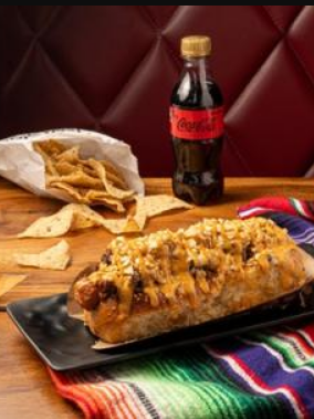 Combo Perro Azteca + Totopos + Bebida.