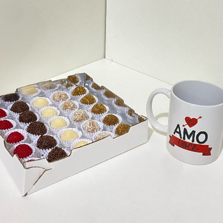 20 docinhos caseiros + caneca personalizada.