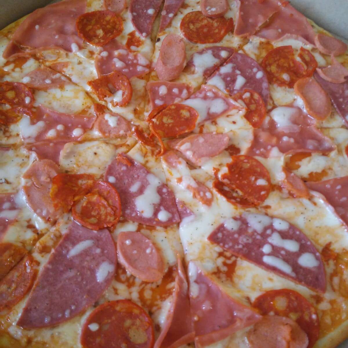 Pizza Carnes Frías Familiar