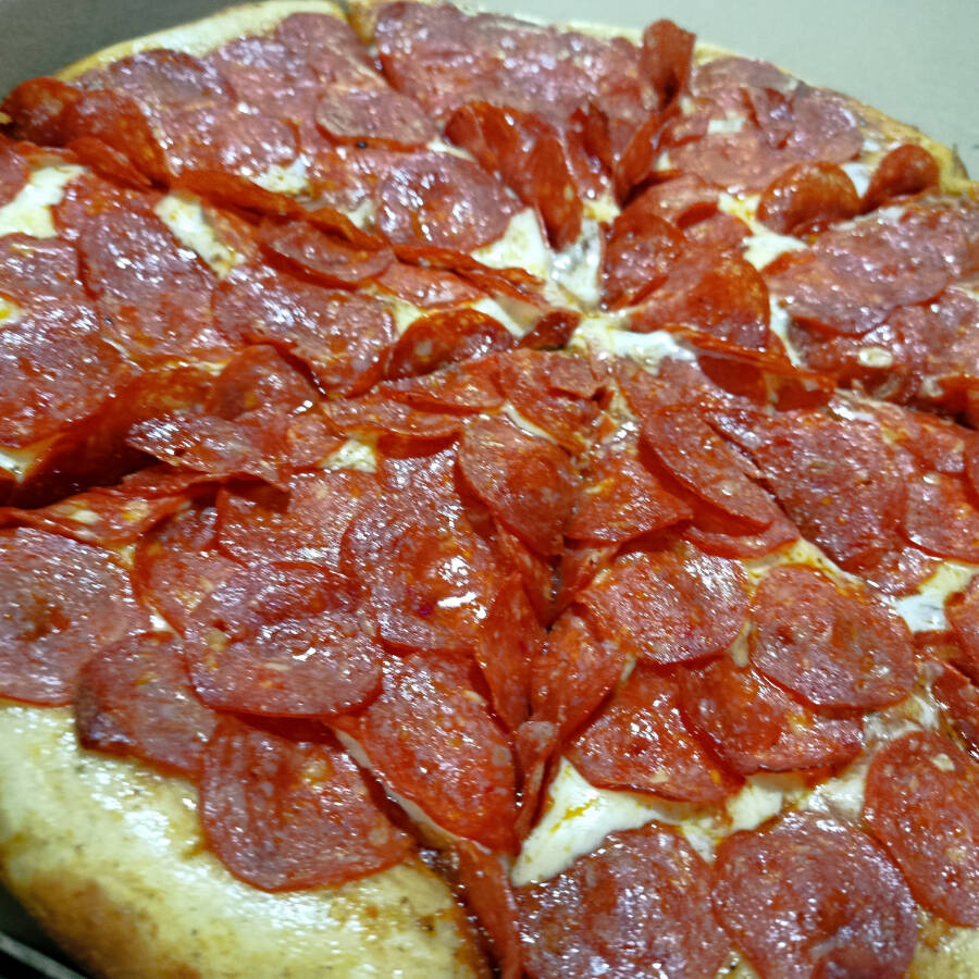 Pizza Grande Suprema de Pepperoni
