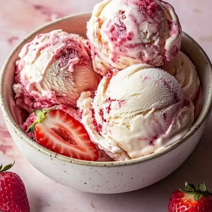 Helado de Queso con fresa 🍓🧀