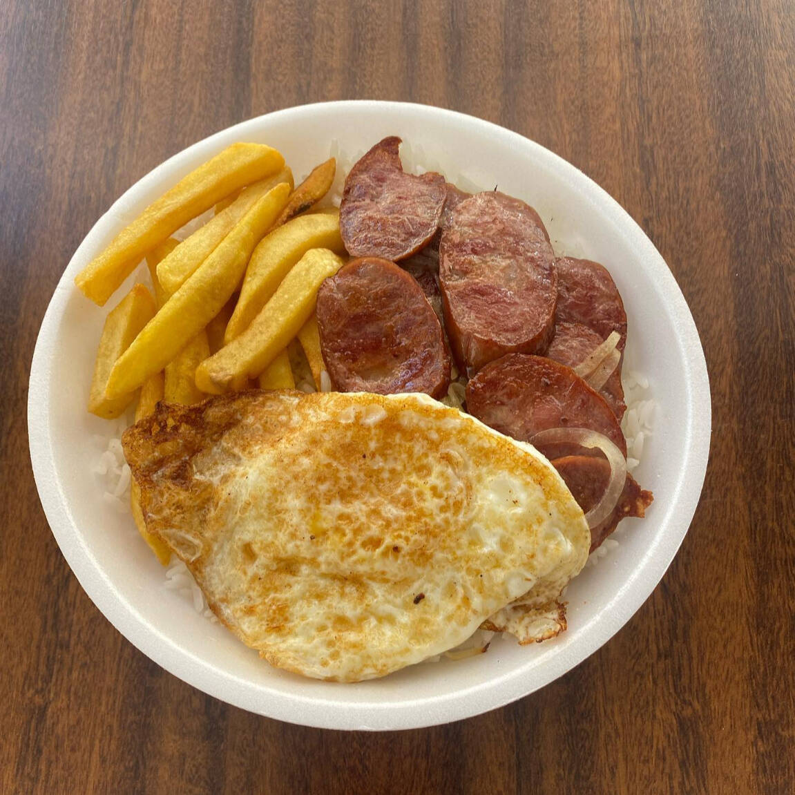 ( Obs: Nossas refeições não acompanham batata frita a não ser que seja pago o adicional).Arroz, feijão e farofa