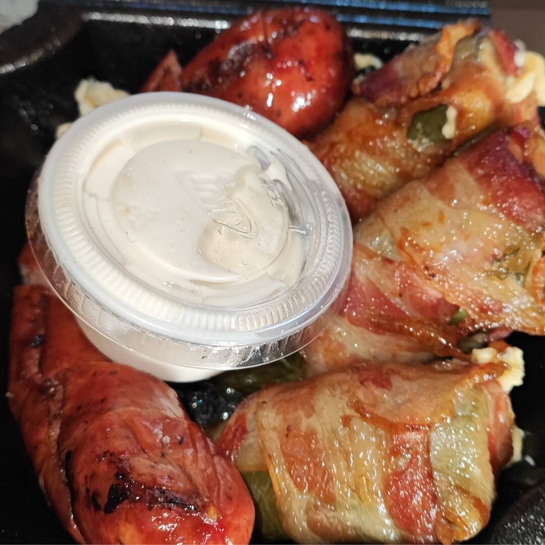 Salchicha Ahumada + Jalapeño Poppers
