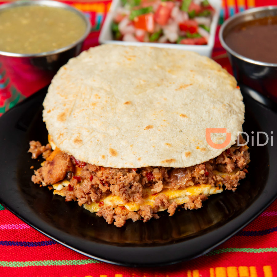 Gringa chorizo + papas fritas