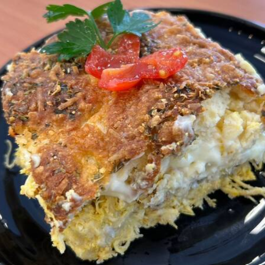 Torta de Frango com Requeijão e orégano por cima.
Serve 1 pessoa