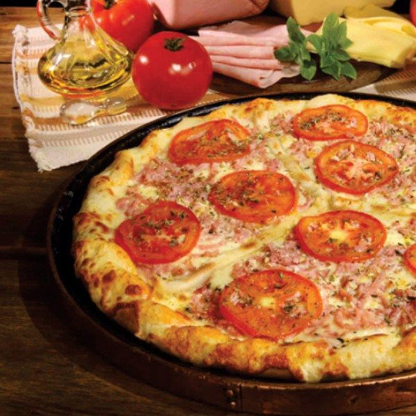 COMBO FAMILIA 1 UMA PIZZA DE FRANGO DESFIADO COM CATUPIRY, UMA PIZZA PORTUGUESA, UM BROTO DE BRIGADEIRO COM UM REFRIGERANTE DOLLY 2 LITROS