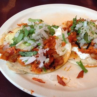 Taquito de Carne al Pastor con Queso y Piña