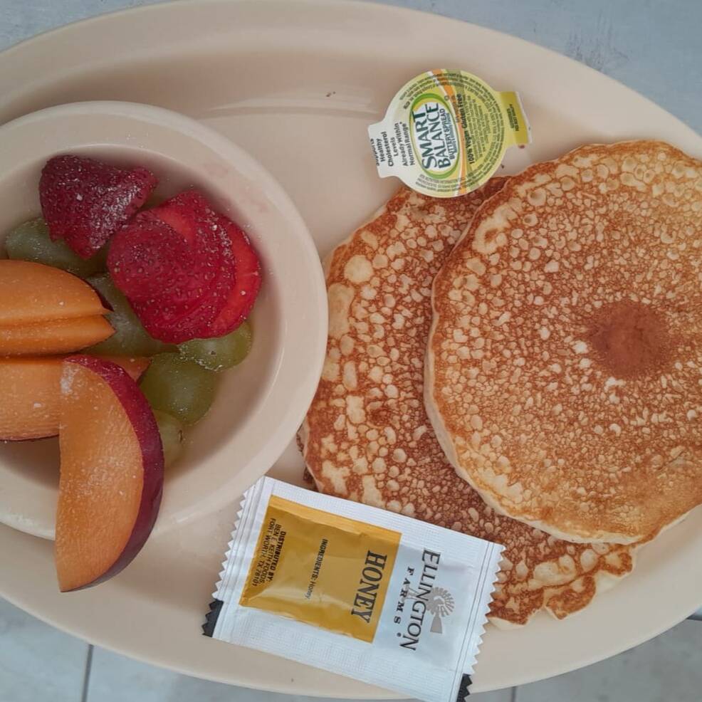 Hot Cakes con Huevos Revueltos
