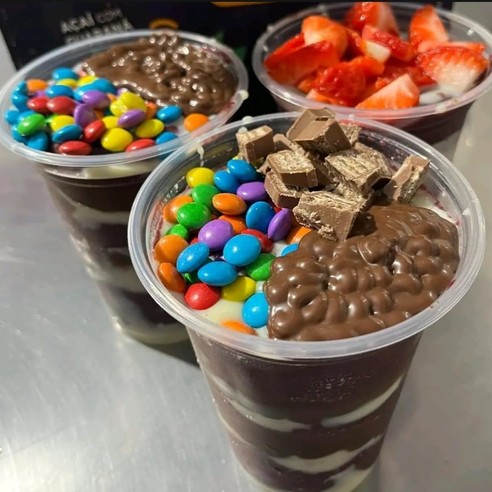 3 Açaí de 700ml Delicioso para você e sua família refrescar e saborear nosso delicioso Açaí por um valor que você não pode deixar passar!