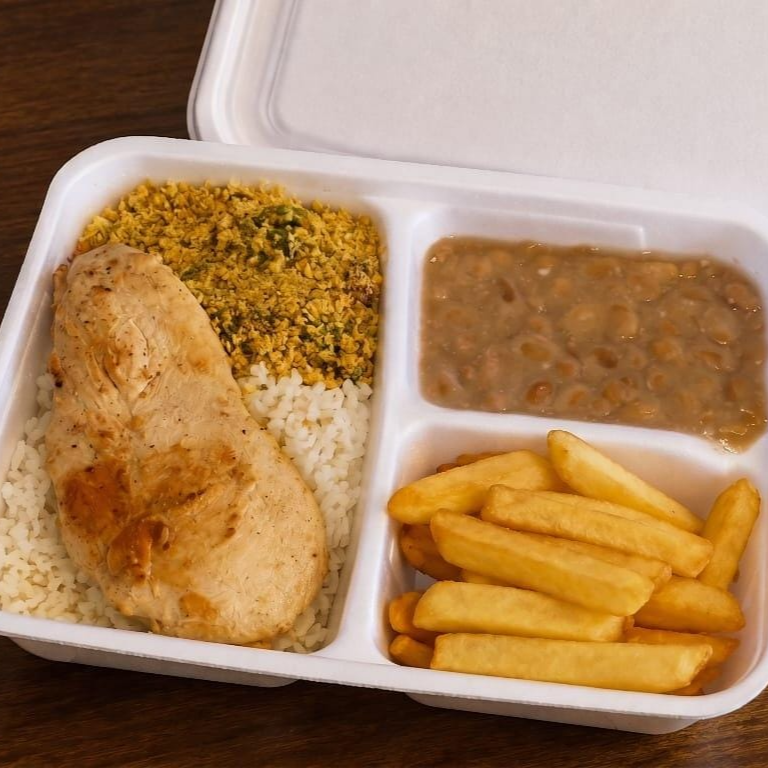 Delicioso File de peito de frango grelhado na chapa, acompanha arroz branco soltinho , farofa crocante com bacon, feijão branco carioca, batata frita ,
Obs: Item promocional não acompanha salada, enviamos em todos os pedidos de marmitas sal e guardanapo.
Atenção, neste prato utilizamos a marmita Hf90 de 900ml, a quantidade é menor do que os de mais pratos que trabalhamos.