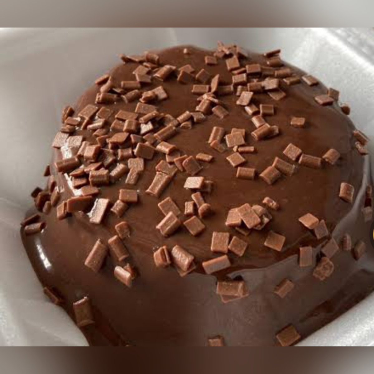 Massa de chocolate e recheio de brigadeiro