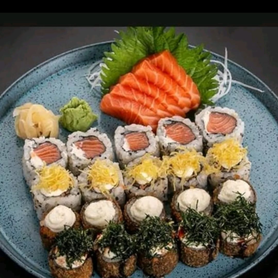 5 sashimi 10 uramakis variado 10 hot rools variados