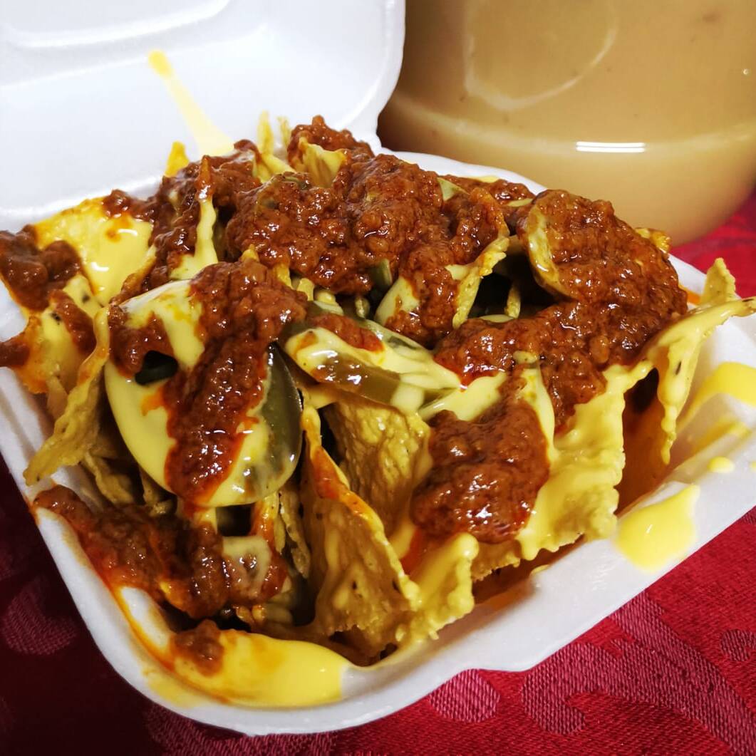 NACHOS CON CHILI