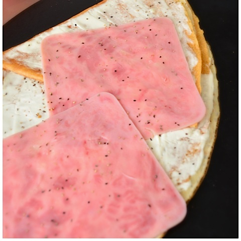 Crepa Clasica Jamón Americano Queso Philadelphia