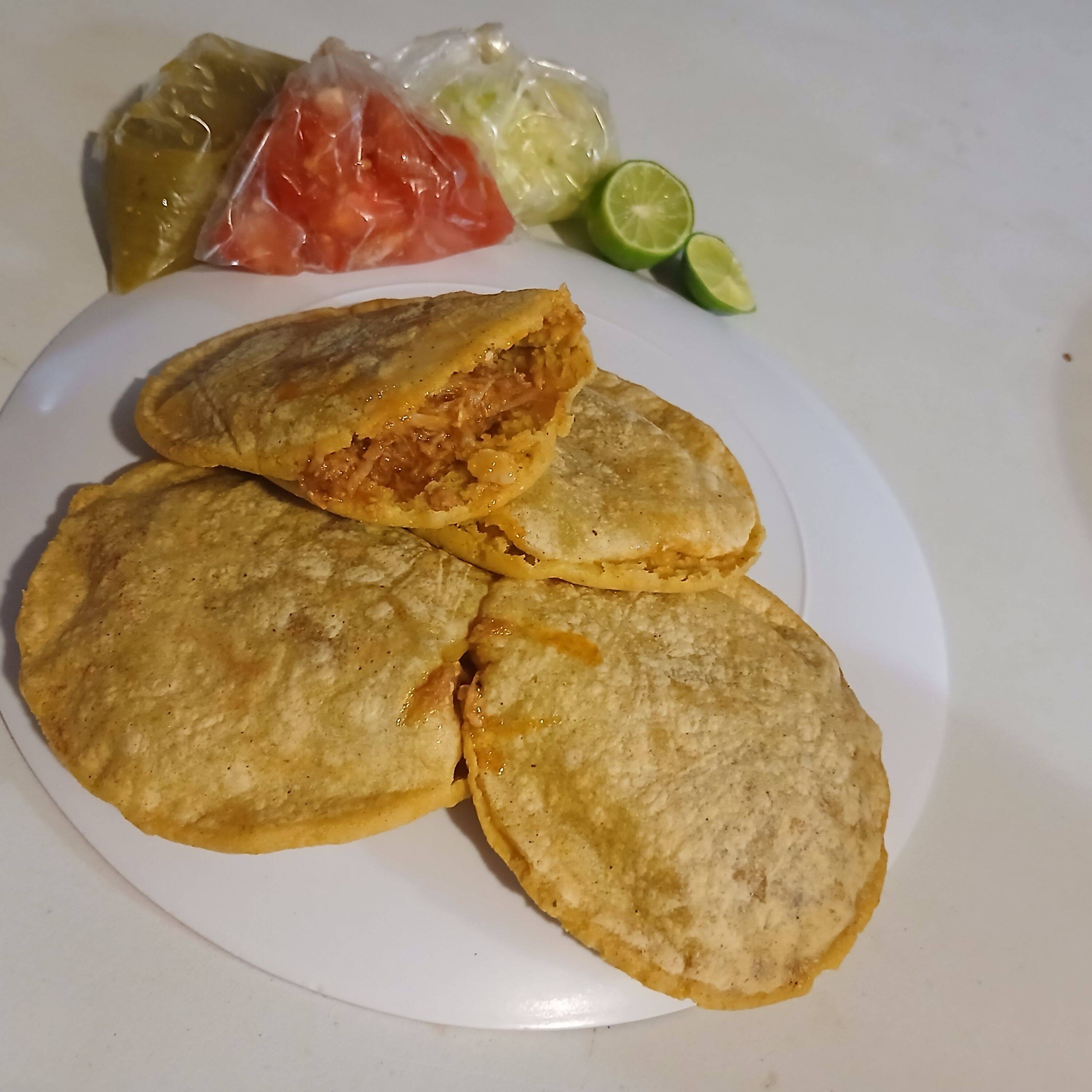 Gorditas de Maiz de Picadillo