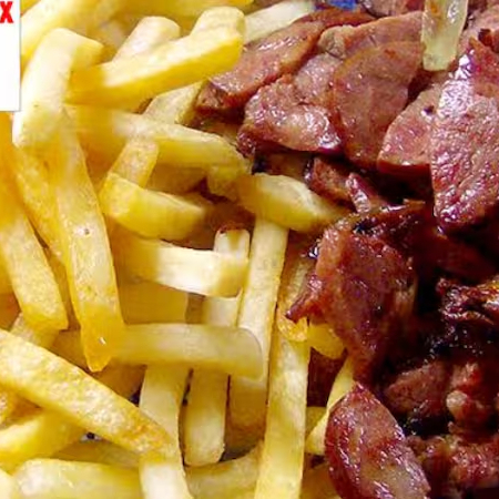 400gr aproximadamente de batata frita + calabresa