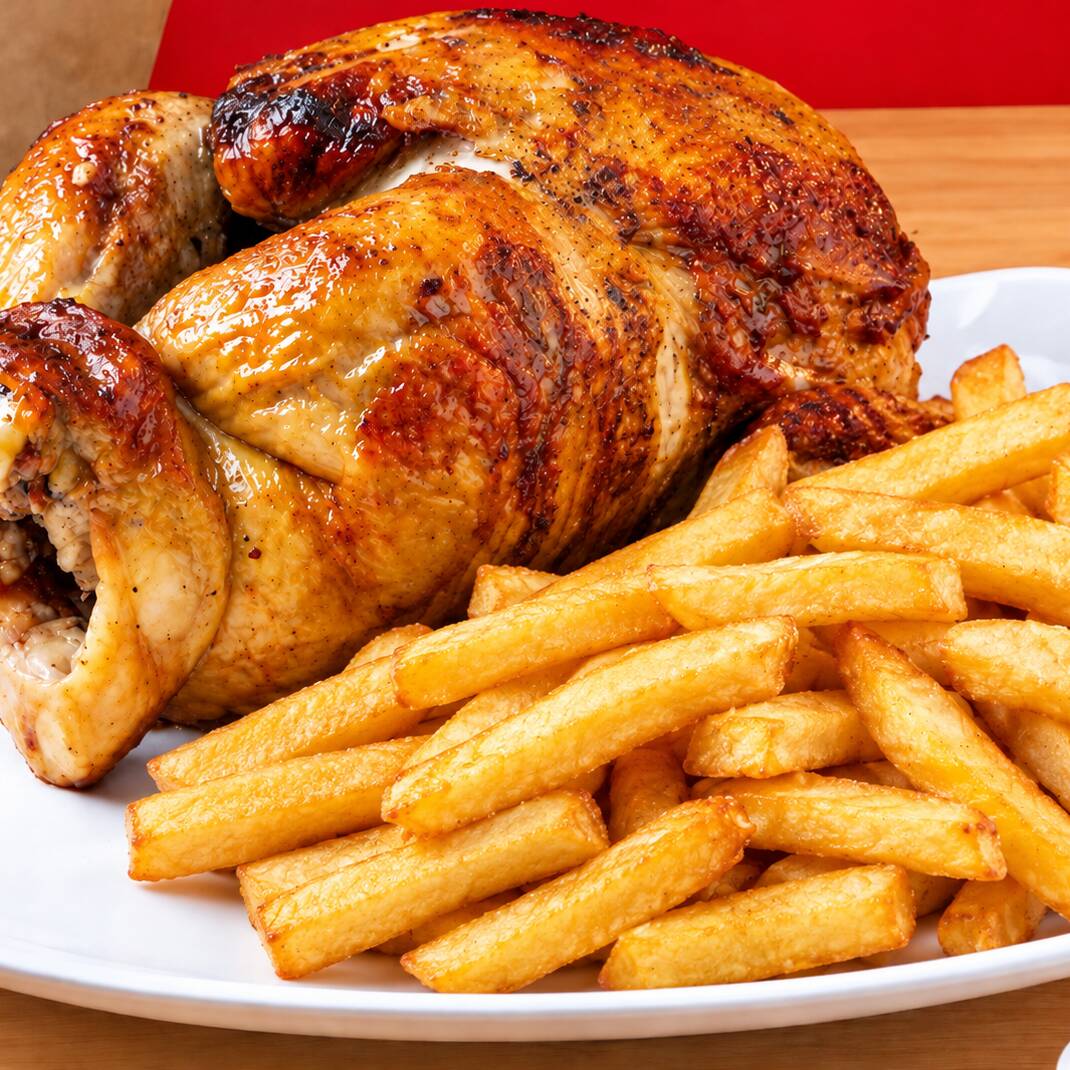Combo pollo asado con papas fritas y maduro