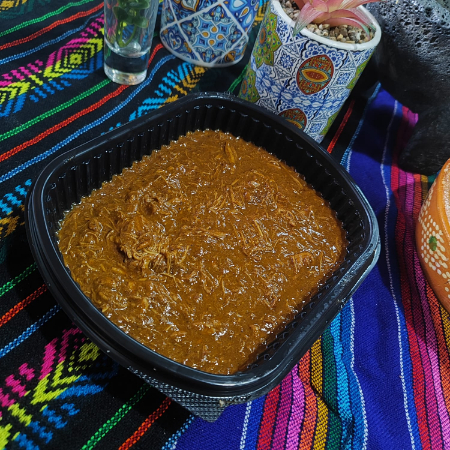 Pollo en Mole Rojo 1 Kg