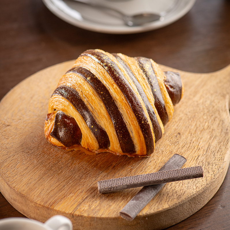 Massa folhada recheada com delicioso chocolate belga.
1 unidade.