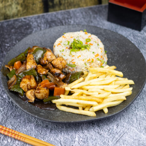 Frango ao molho chinês, legumes, arroz grega e batata frita + Coca 1l
