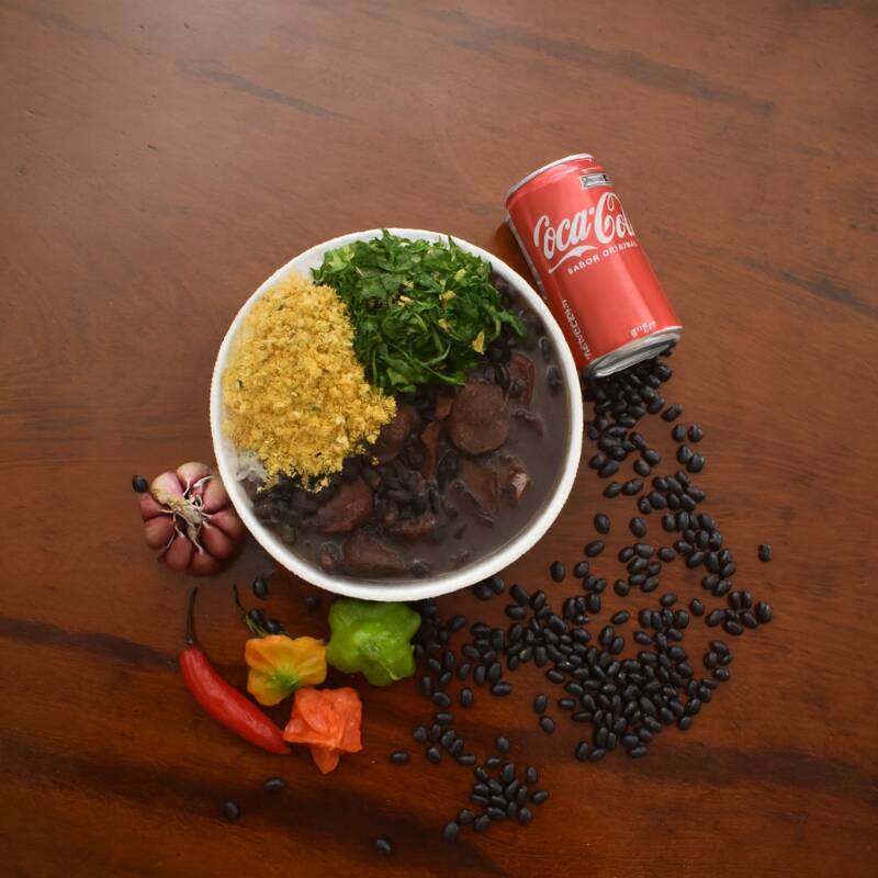 Feijoada deliciosa completa - Arroz, couve , farofa torresmo.