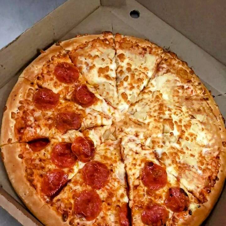2 Pizzas Mitades Pepperoni y Queso