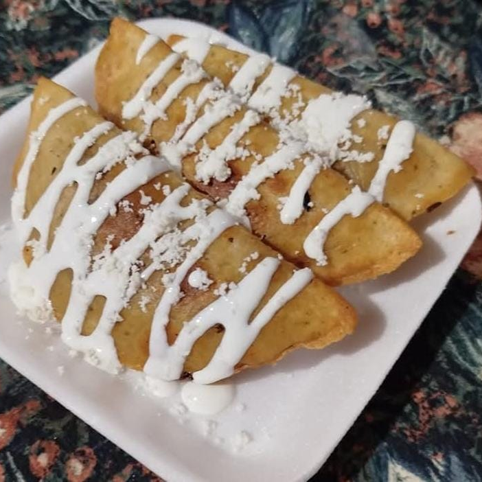 2 Ordenes de Empanadas de Carne + Waffle Jr Gratis
