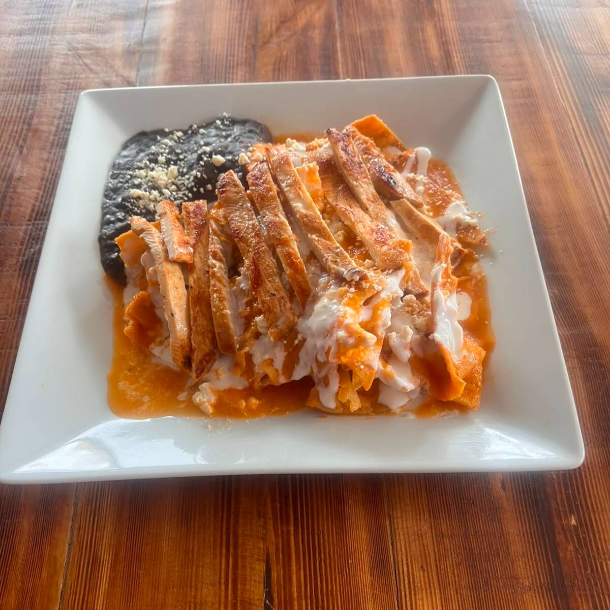 Chilaquiles Rojos de Pollo