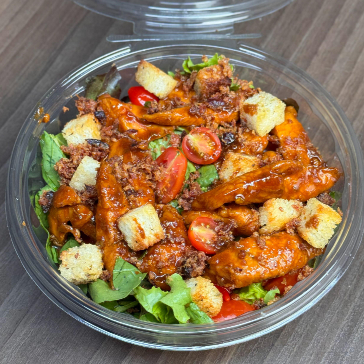 Base
Mix de folhas
Tomate
Proteina
100 g frango ao molho teryaki
Finalização
Clutons
Tomate cereja
Molho a escolha do cliente