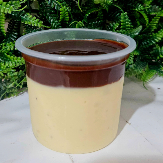 Mousse de maracuja e ganache de chocolate ao leite. POTE 150ML