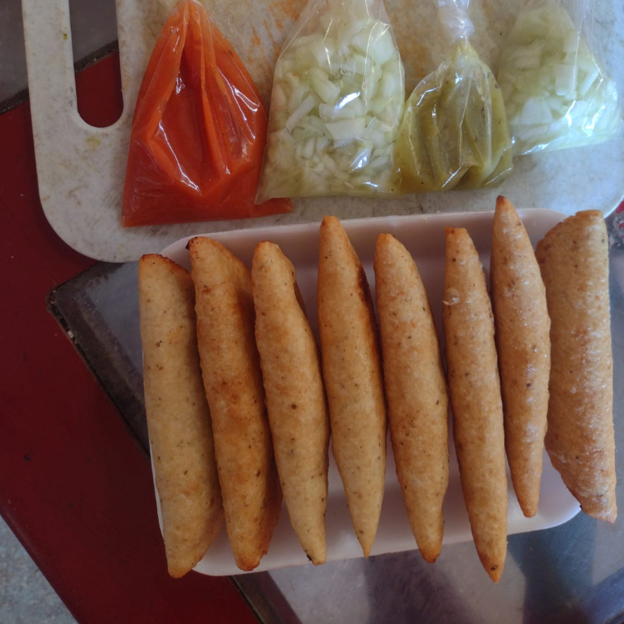 3 Empanadas de Carnita